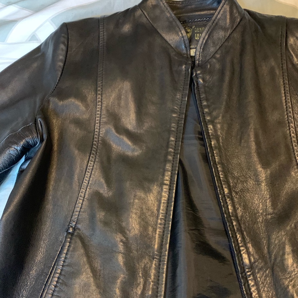 Leather jacket - Picture 2 of 6